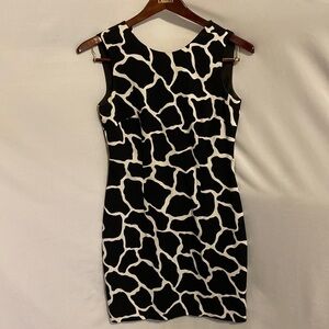 Tootsies Vintage 1990s  shift dress 6  Black and White Giraffe Print